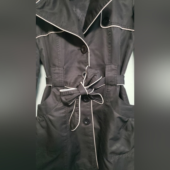 Seductions black trench coat with white trim - Picture 9 of 10